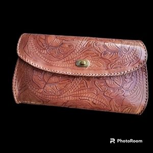 Earthbound Trading tolled leather purse
